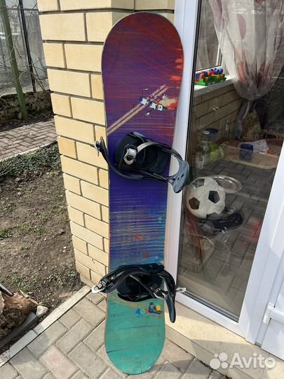 Сноуборд с креплениями