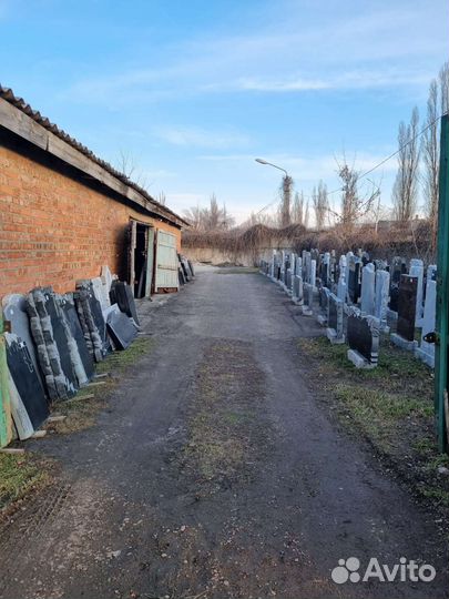 Производственный цех по памятником