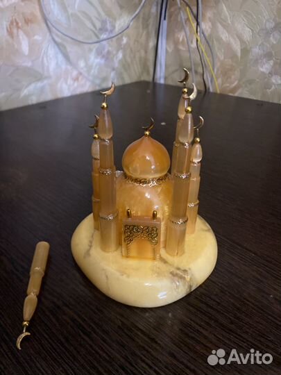 Статуэтка из селенита