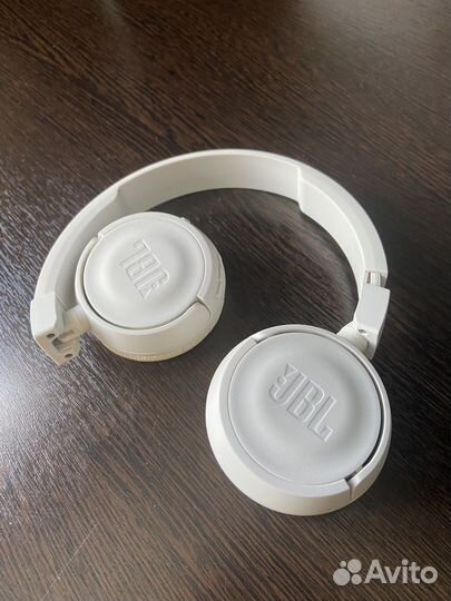 Беспроводные наушники jbl