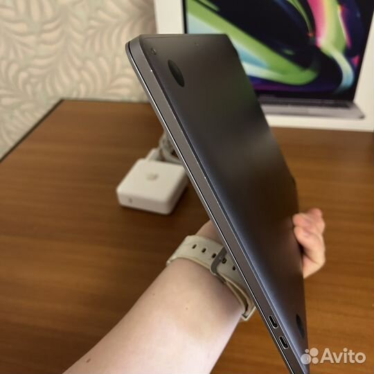 Apple MacBook Pro 13 2019г 8/256gb