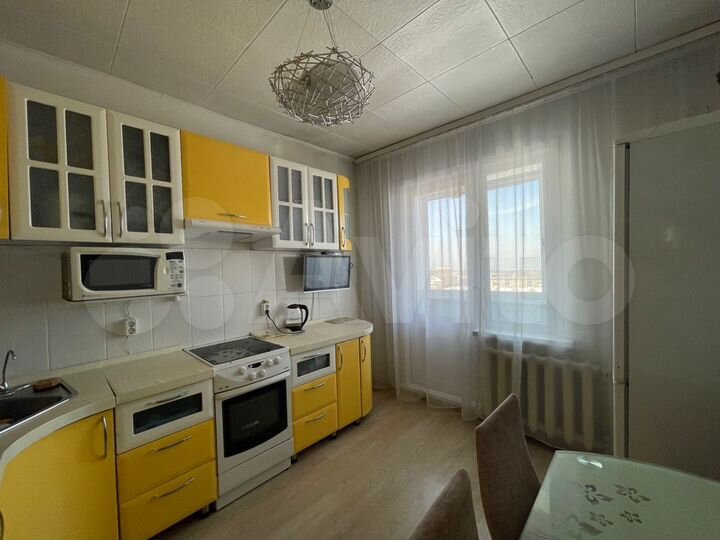 3-к. квартира, 80 м², 10/10 эт.