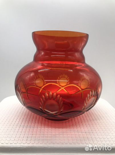 Вазы цветное рубиновое стекло