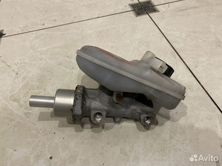 Главный тормозной цилиндр Peugeot 306