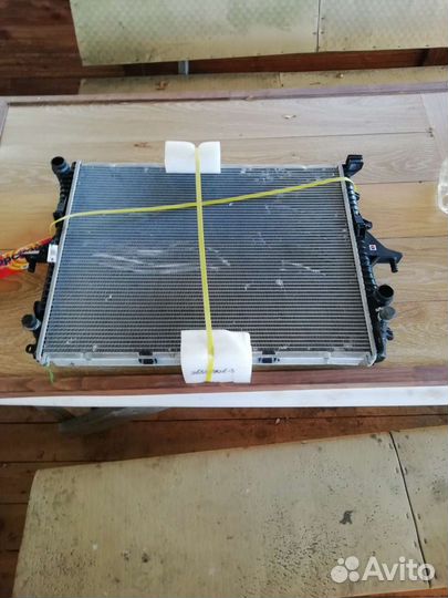 Радиатор audi ку7 новый