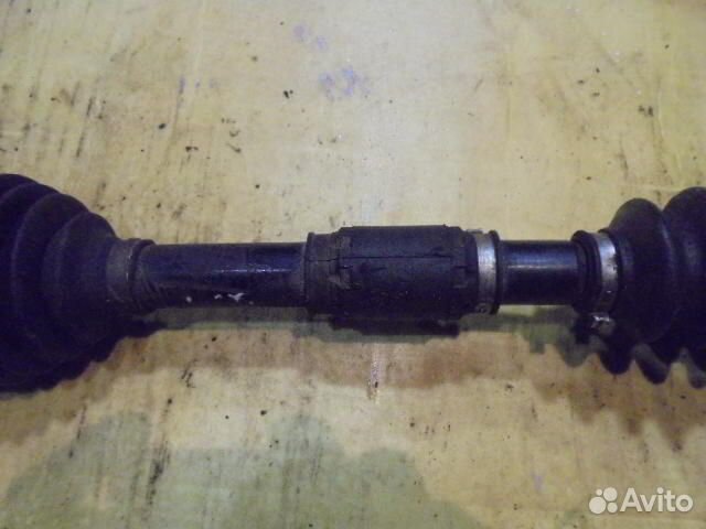 Полуось передняя R Toyota Avensis 2 T250