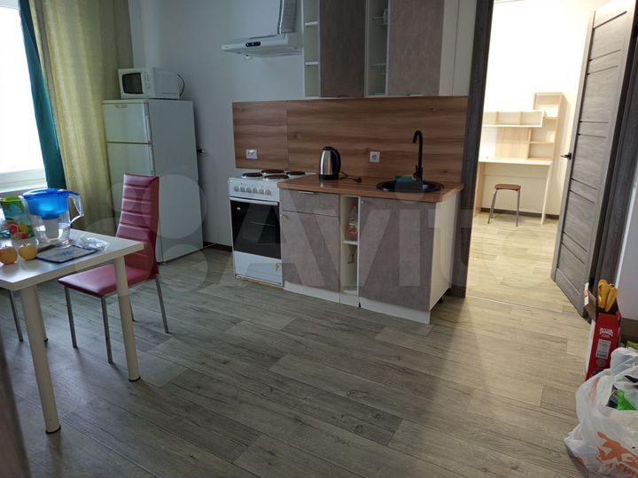 2-к. квартира, 58 м², 1/10 эт.