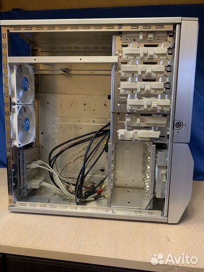 Корпус ATX gigabyte