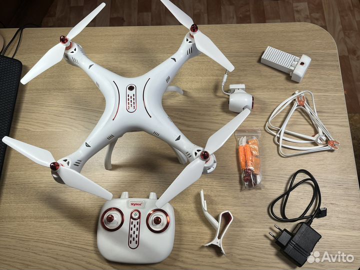 Квадрокоптер Syma X8sw с камерой