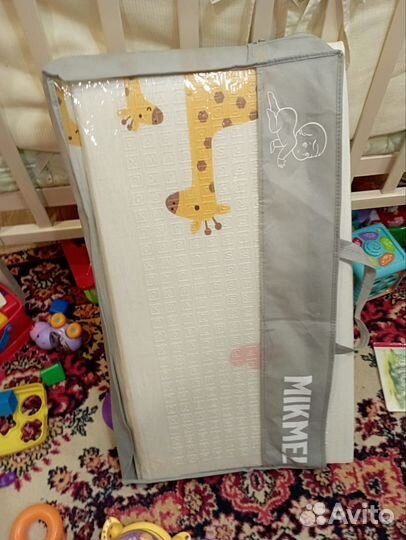 Детский коврик для ползания и развивающий столик