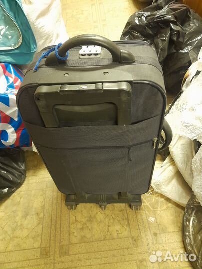 Чемодан на колесах