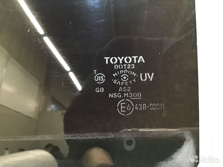 Стекло двери задней левой Toyota Corolla E15 2006