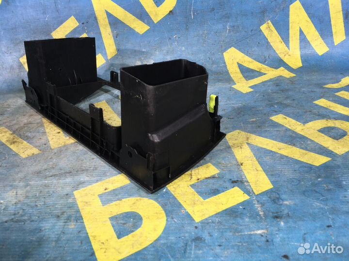 Рамка магнитолы Geely Vision