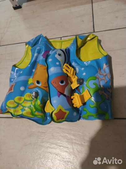 Плавательный жилет детский
