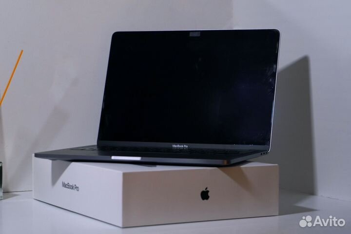 Macbook Pro 13 2020 i5 16gb 1024gb