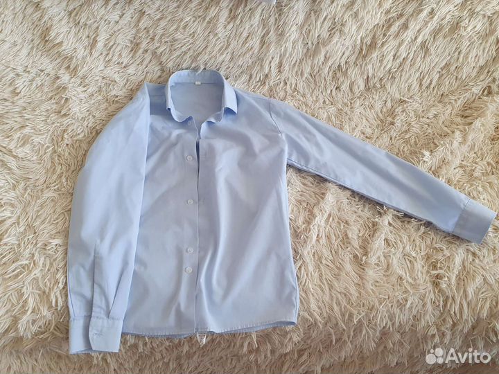 Рубашка голубая на мальчика р. 134-140