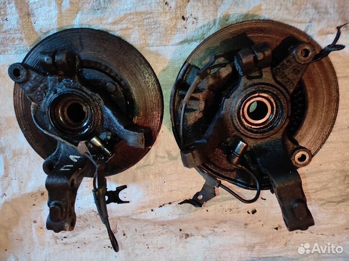 Ступица с диском тормозным мазда 626 гф