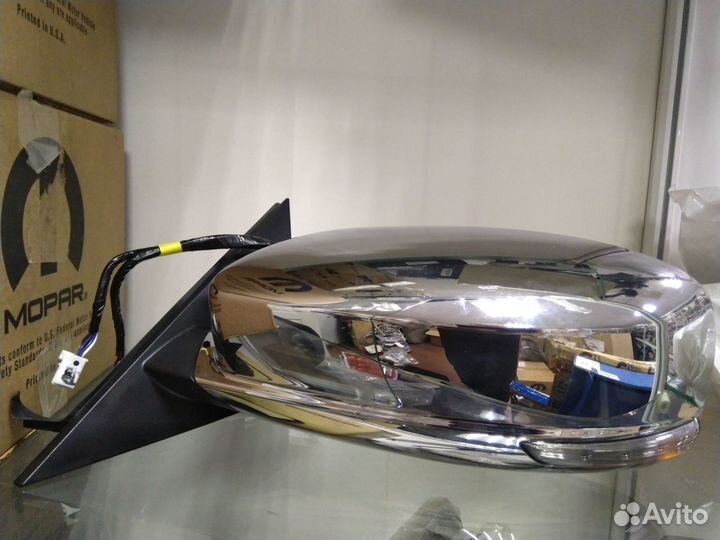 Chrysler 300С (2011-2015) зеркало левое хром