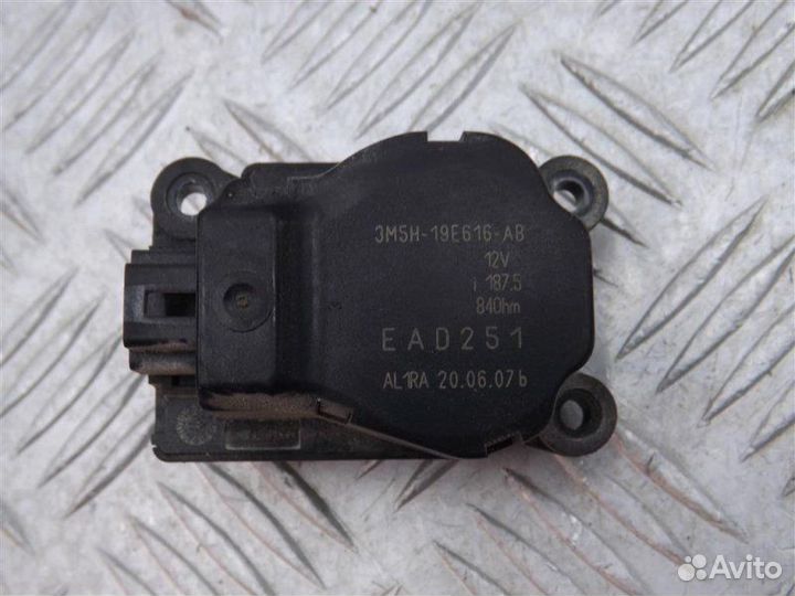 Моторчик заслонки печки Ford Focus 2 1.6 shdb