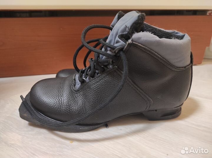 Лыжные ботинки 34