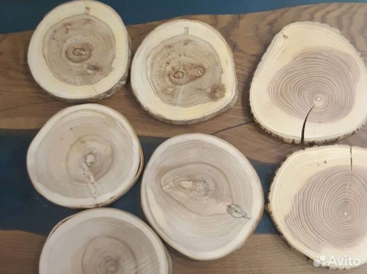 Срезы дерева обработанные для декора, для поделок