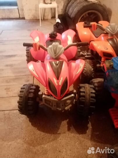 Детский квадроцикл на аккумуляторе