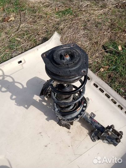 Стойки амортизатора nissan note e11