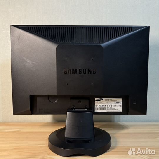 Монитор Samsung, мышь компьютерная и колонки