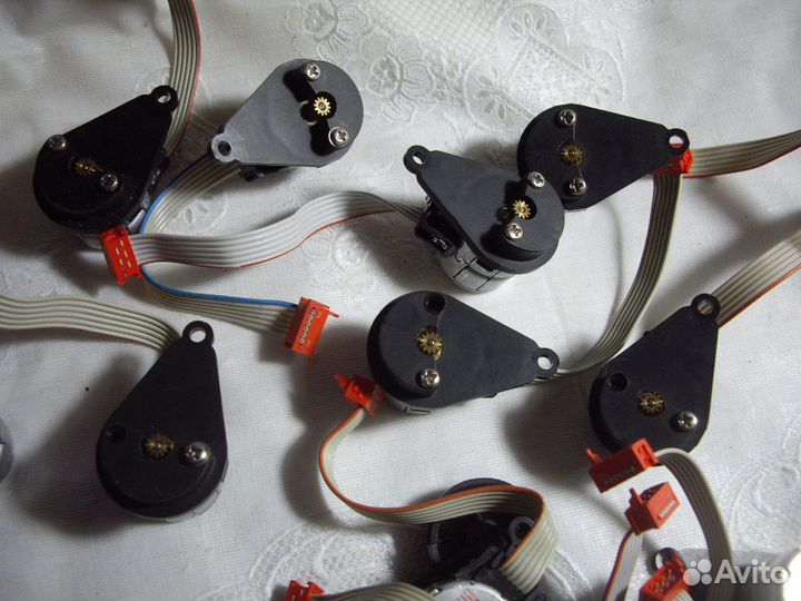 Моторчик шаговый 12 вольт для радиолюбителя