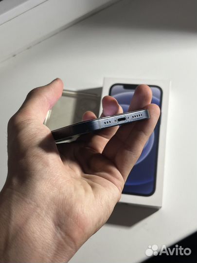 iPhone 12, 64 ГБ