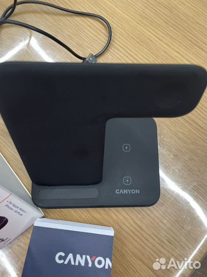 Беспроводная зарядная станция смартфонов 15 Вт