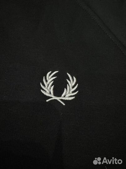 Зипка Fred Perry