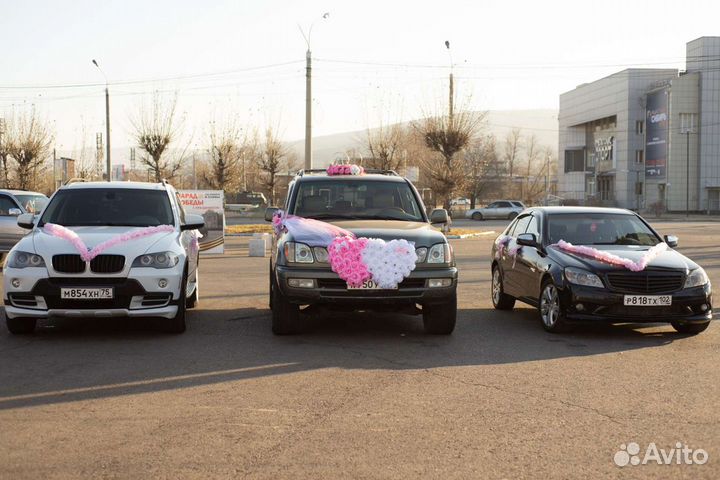 Свадебные украшения на машину