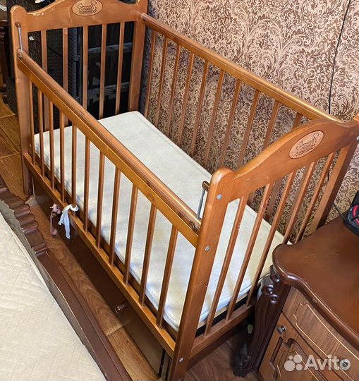 Детская кроватка