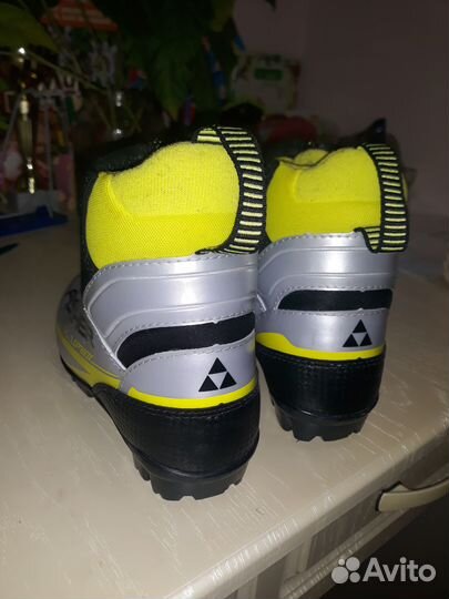 Лыжные ботинки fischer 33