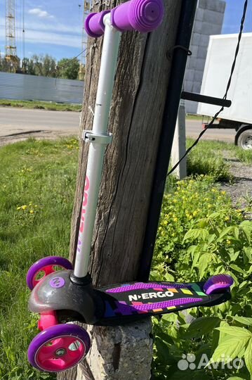 Самокат трехколесный