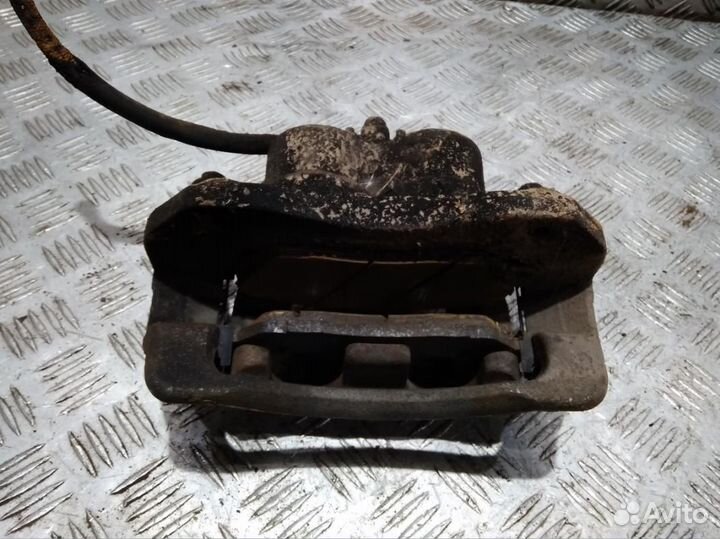 Суппорт Sorento (09) пер R б\у (арт. 581302W700)