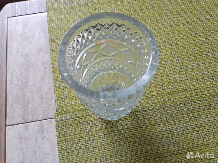 Хрустальные вазы,конфетницы,стекло- графин