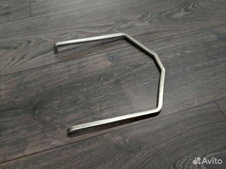 Скоба крепления патрубка интеркулера клапана EGR