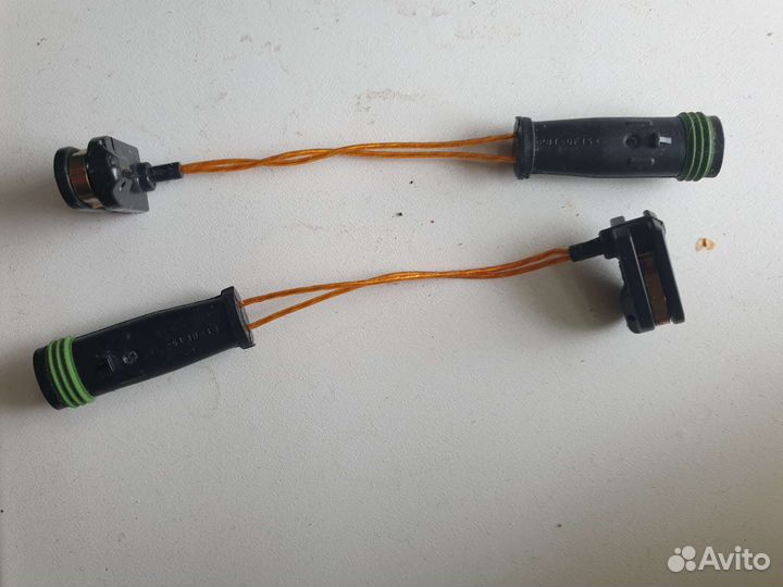 Датчики износа тормозных колодок на Мерседес viano