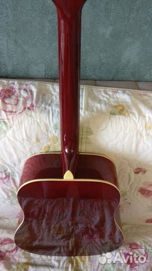 Акустическая гитара