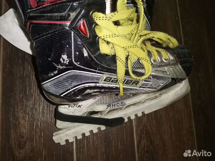 Хоккейные коньки bauer