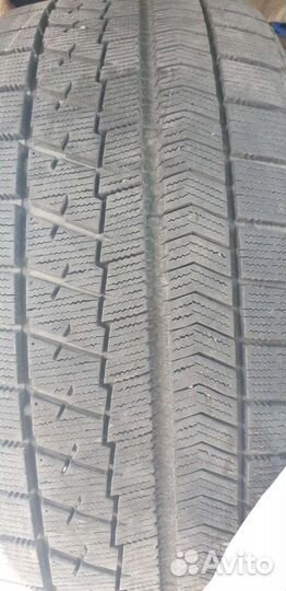 Bridgestone Blizzak VRX 215/50 R17