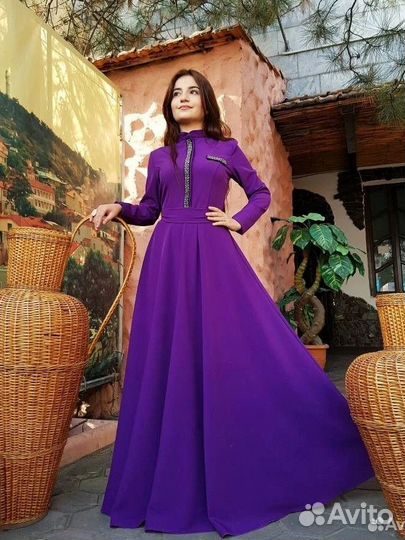 Платье на никах