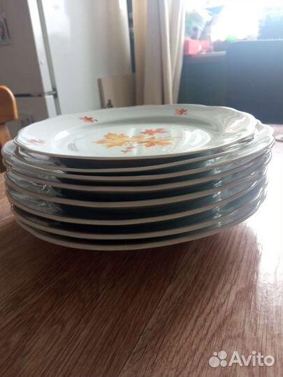 Тарелки из сервиза Кленовый лист