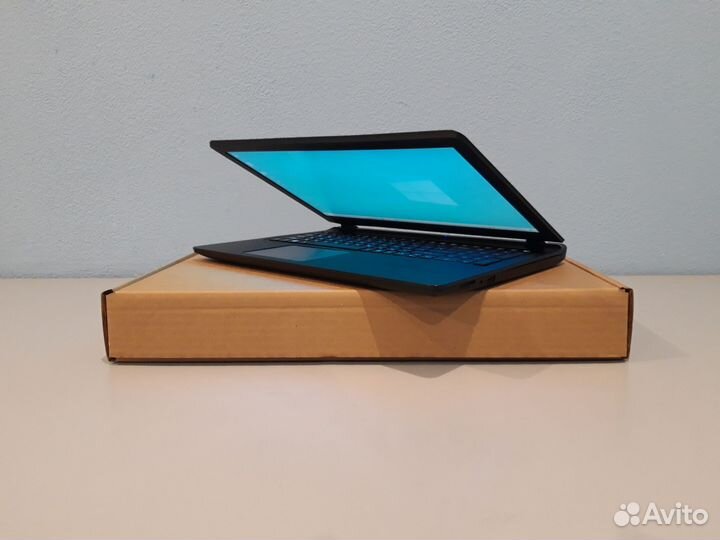 Новый мощный ноутбук/Гарантия 1год/4ядра/SSD/8озу