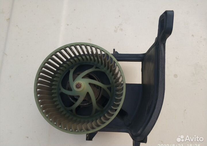 Моторчик печки Рено Клио 2 Симбол