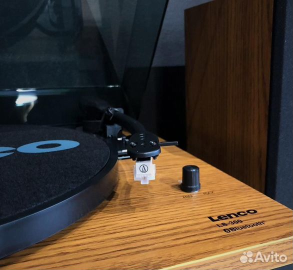 Проигрыватель винила Lenco 300WD