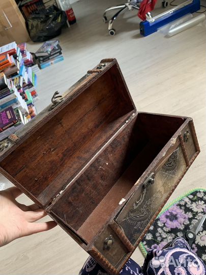 Книги и игрушки