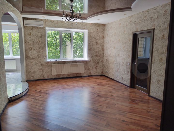 3-к. квартира, 74,2 м², 1/3 эт.